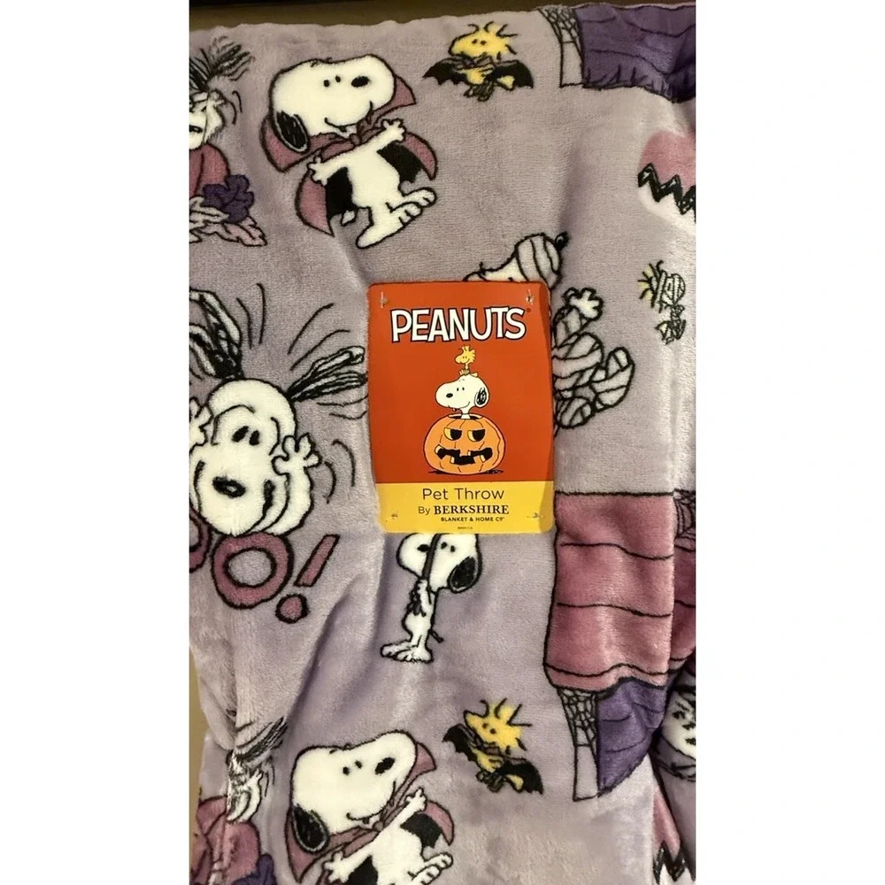 Berkshire PEANUTS Halloween Snoopy Woodstock Throw Blanket Boo Costumes Pumpkins